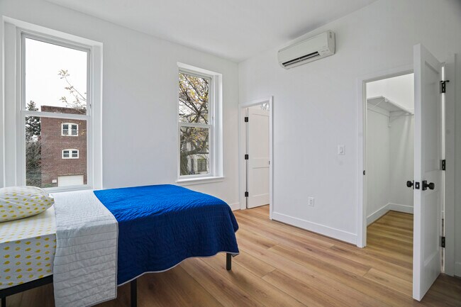 Photo - 235 F St NE