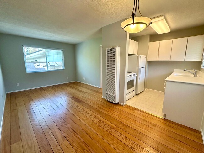 Photo - The Pines Apartments