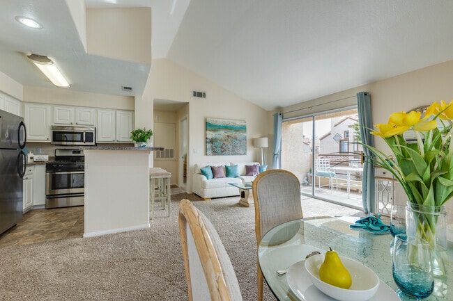 La Jolla, 1 BR, 1 BA - 730 SF