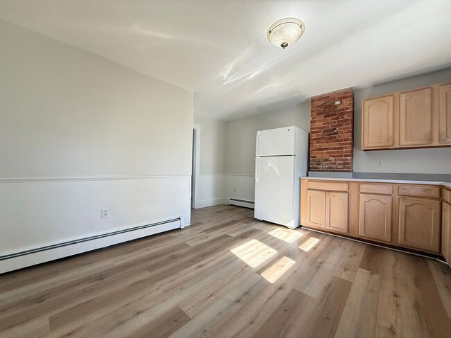 Photo - 208 Main St Unidad 210