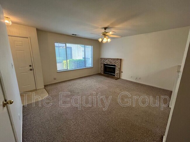 Photo - 1894 Henshaw Ave