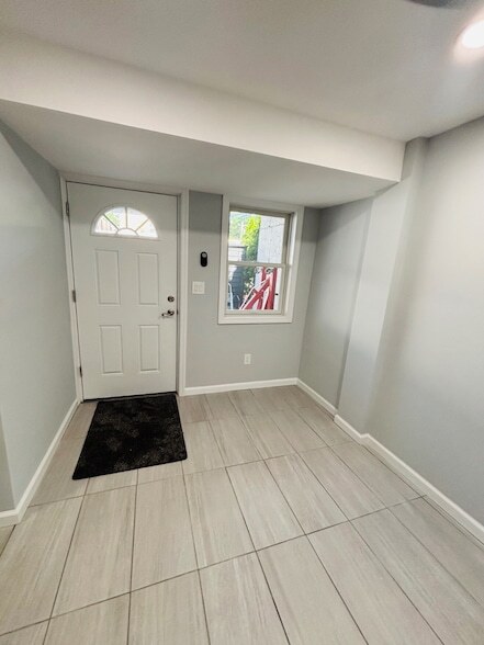 Photo - 75 McLoughlin St