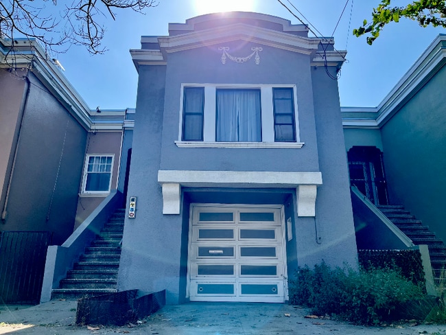 Photo - 1450 York St House