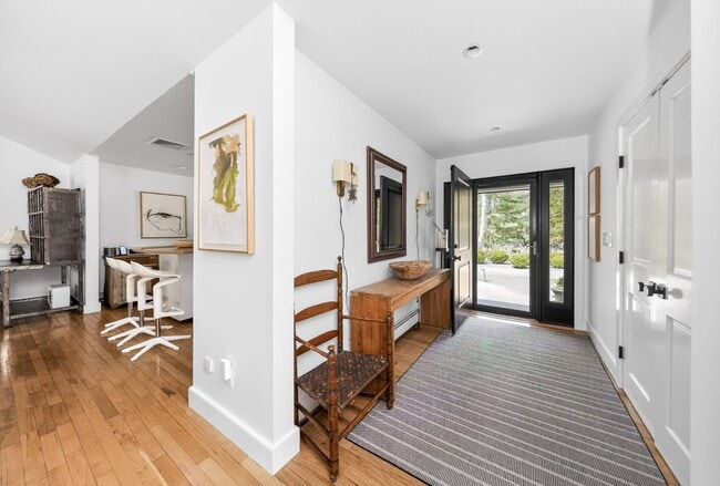 Photo - 24 Lilla Ln