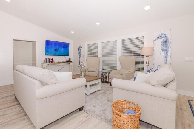 Photo - 2411 NE Pinecrest Lakes Blvd