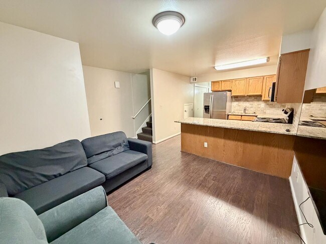 Photo - 136 E 400 N