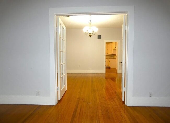 Photo - 301 E Sandstone St