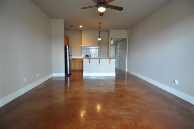 Photo - 203 Railroad St Unit 1F