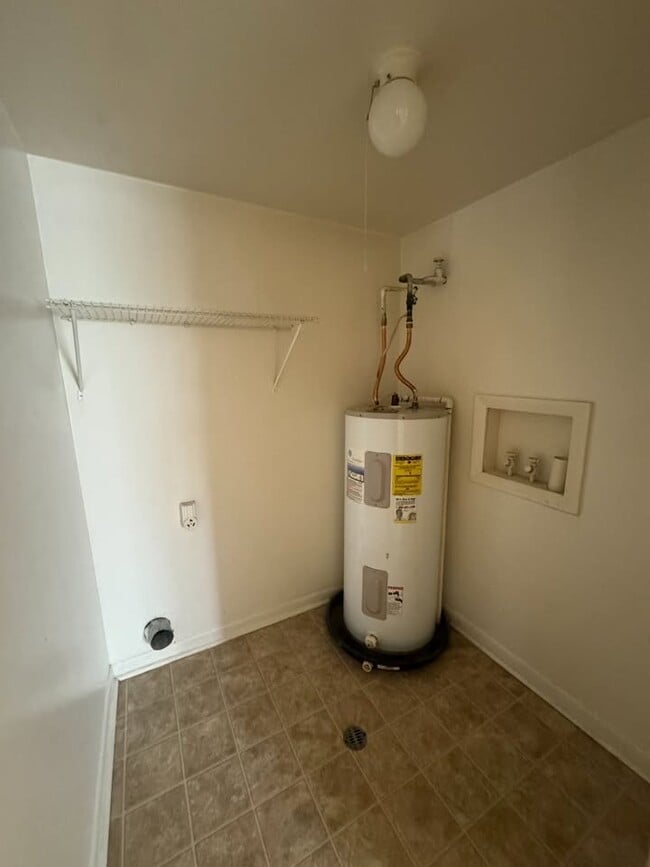 Photo - 600 Reusens Rd Unidad Waitlist