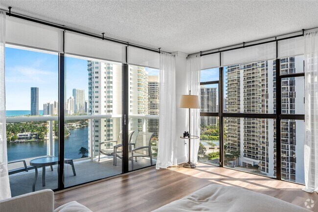 Building Photo - 20515 E Country Club Dr Unit 1848 Rental