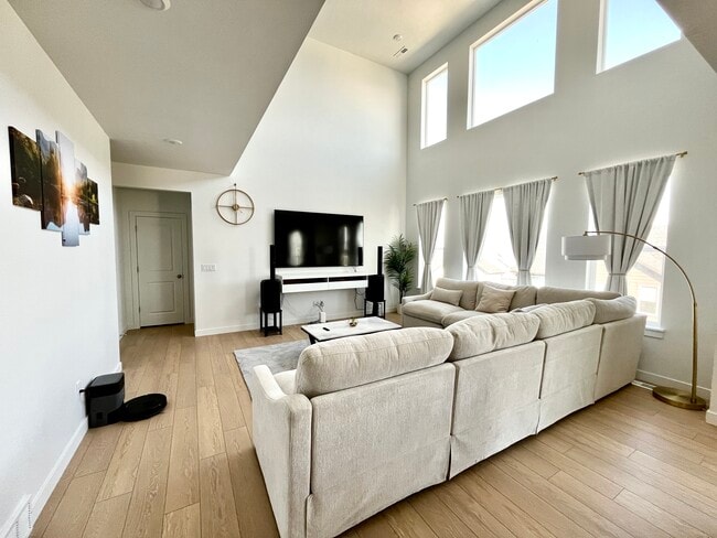 Photo - 3232 S Hollow Way