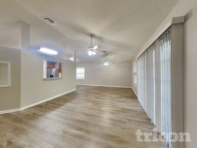 Photo - 8256 Creek Hollow Ct