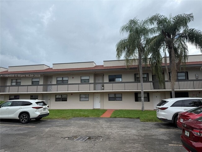 Building Photo - 8879 Fontainebleau Blvd Unit 202