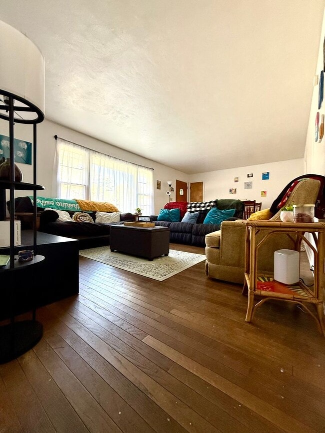Photo - 4 Bedroom Home Avail August 2026!  Monthly...
