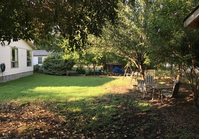 Photo - 2 WEEKS FREE RENT + $1,295 - Country living in the heart of Copperas Cove!