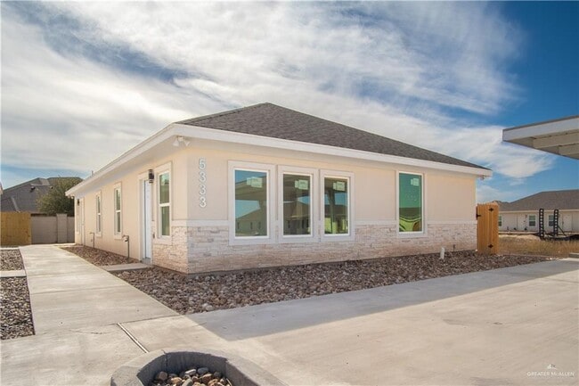 Photo - 18 Vision St Unit A