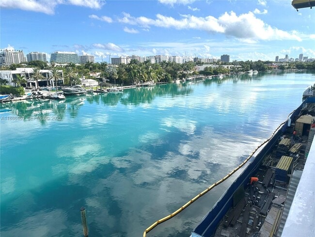 Photo - 9501 E Bay Harbor Dr Unit 5B