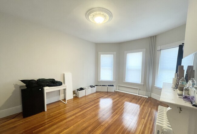 Photo - 158 Boston St