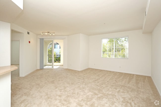 2BR 2BA Living room 1035 SQ