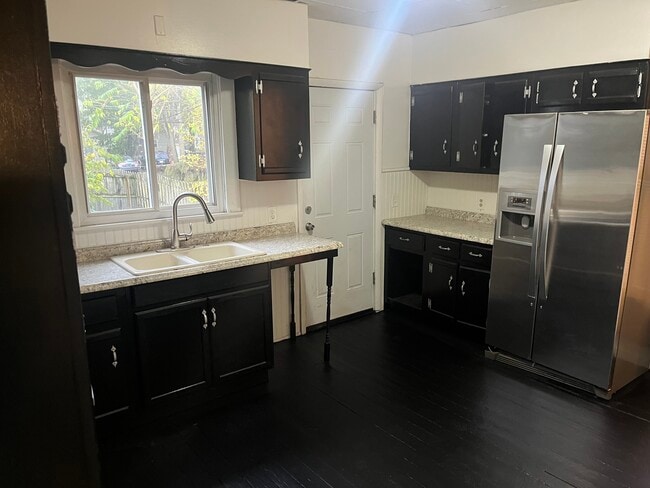 Photo - 143 Comfort St