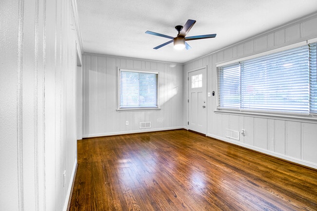 Photo - 3447 Pierce St