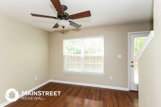 Photo - 126 Hampshire Dr