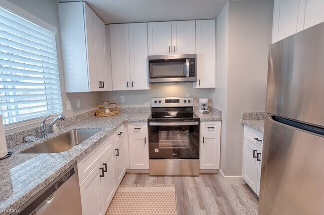 Photo - 2 br, 1 bath Condo - 1110 West Woodland La...