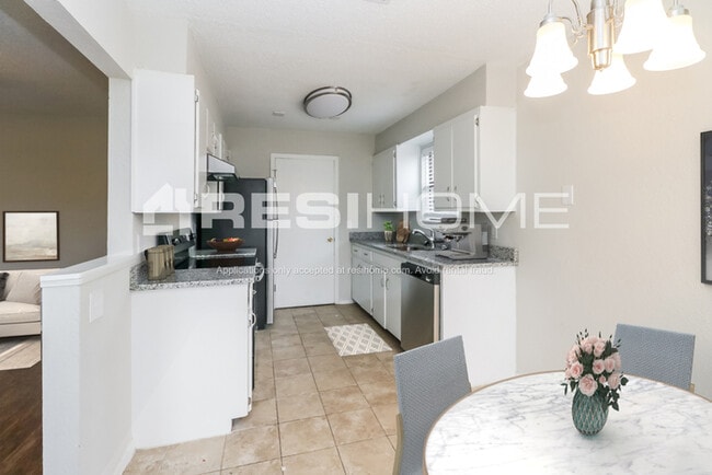 Photo - 1513 NE 6th St