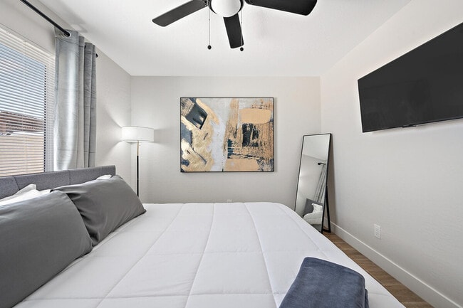 Photo - 1732 E Elwood St Unidad SI ID1244308P