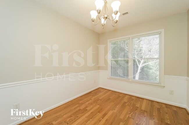 4613 Eagle Rock Rd