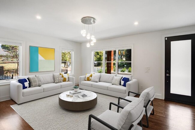 Photo - 564 Parkway Dr NE