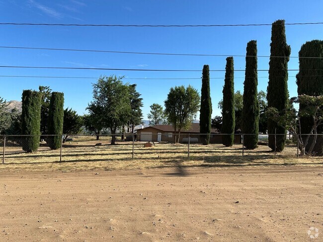 Building Photo - Horse Property 3+3  READY NOW! Water Inclu... Rental