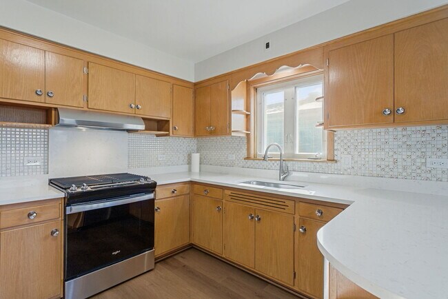 Photo - 4900 Ridgewood Ave