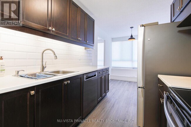 Photo - 1600 Adelaide St Unit 310