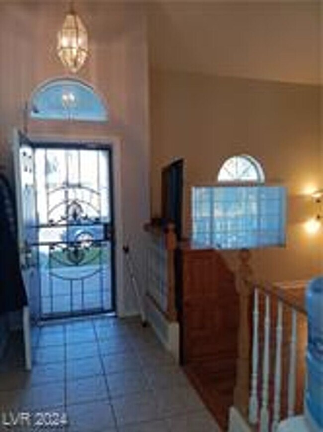 LAMPLIGHT GATED NW 4 bed/ 3 full bath Rental House Rental in Las