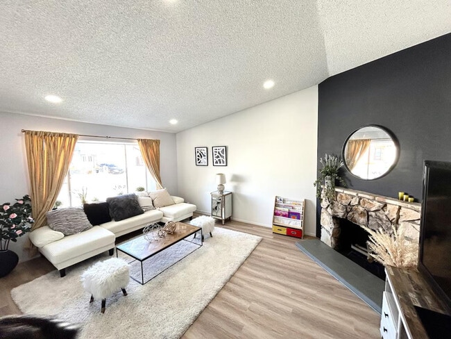 Building Photo - 2500 Kirkwood Dr Unit ID1465808P