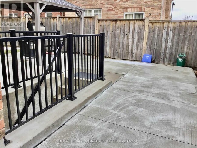 Photo - 751 Pitcher Pl