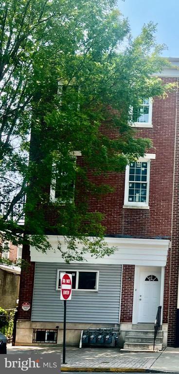 Photo - 625 DeKalb St