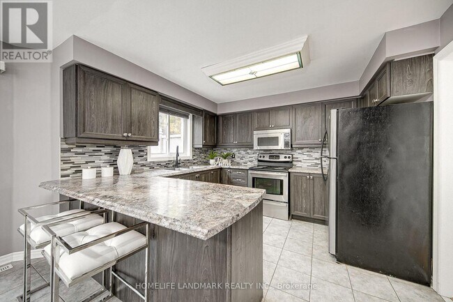 Photo - 49 Eaglestone Ln