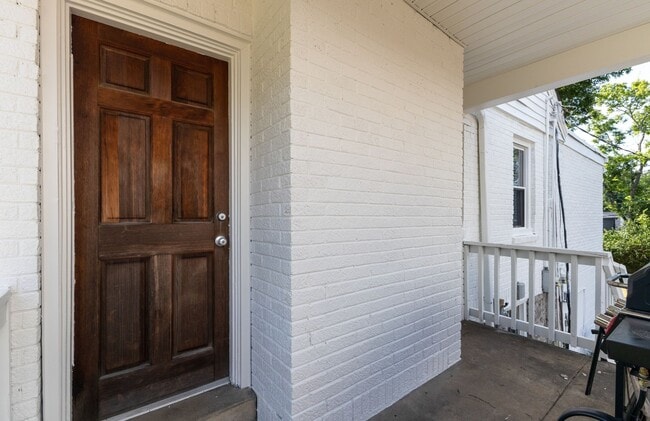 2313 Sunset Pl