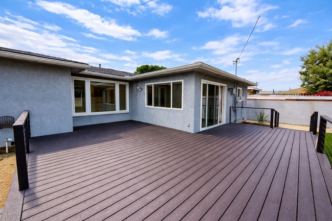 Photo - 6BD/3BA Close to Campus - Large Rooms! Great Yard!