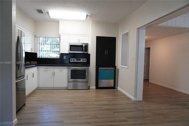 Photo - 7800 SW 69th Ave