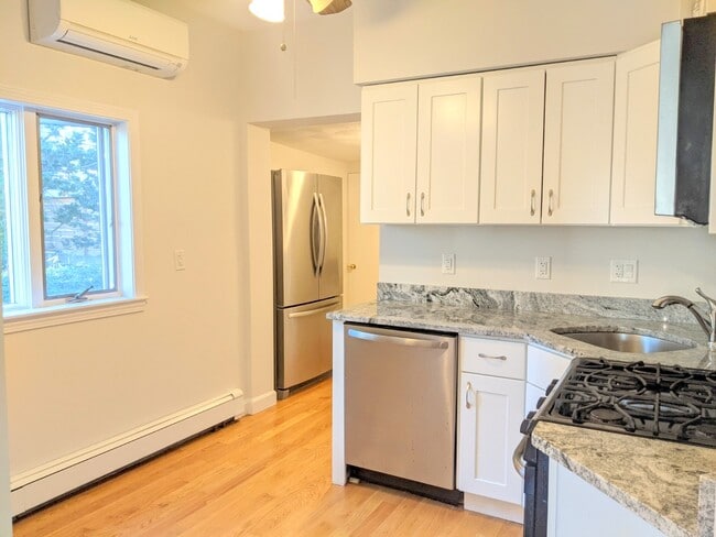Building Photo - 942 Broadway Unit 2