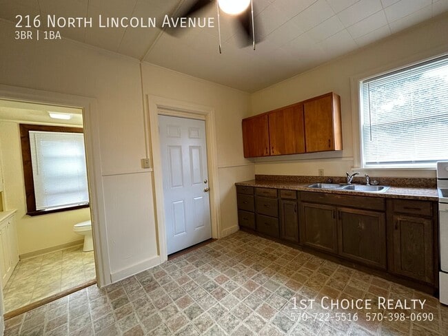 216 N Lincoln Ave