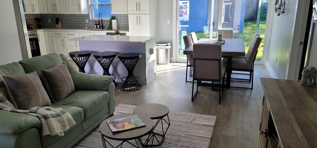 Photo - 106 E Chandler Rd