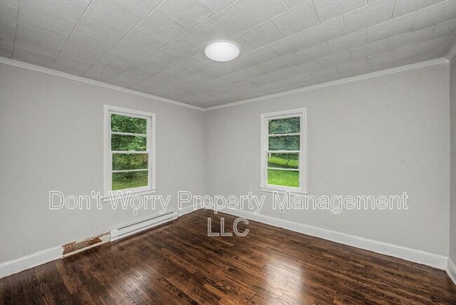 Photo - 1005 True Ln