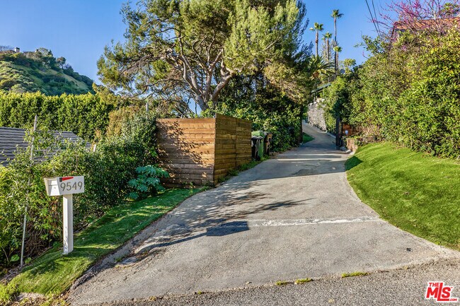 Photo - 9549 Dalegrove Dr