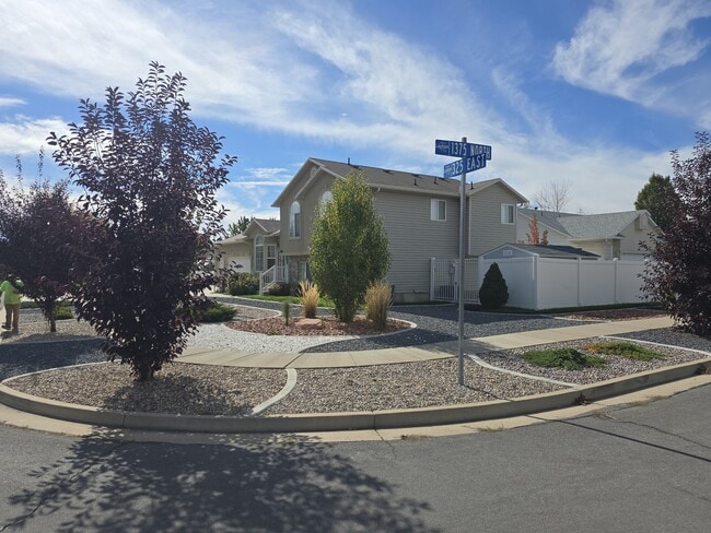 Photo - 1361 N 325 E