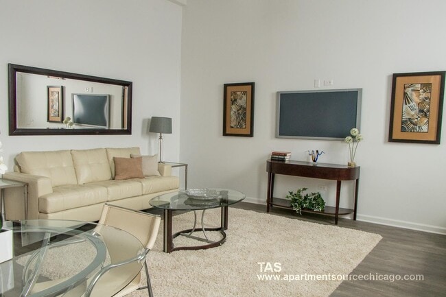 Photo - 932 W Dakin St Unit 202