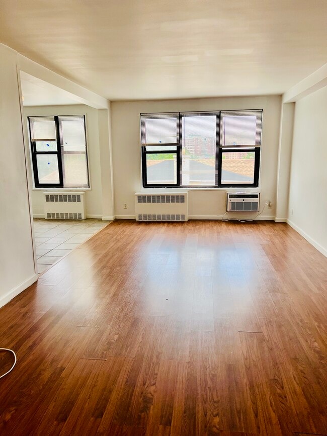 Photo - 47 Davis Ave Unidad 4F